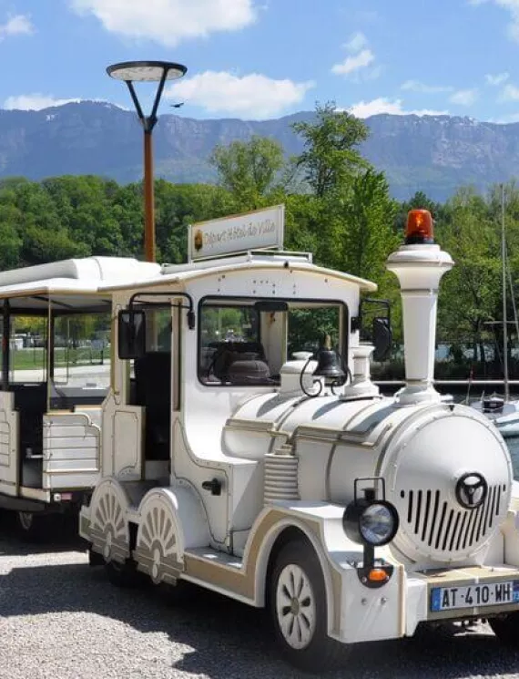 Photo du petit train de Aix les Bains.
